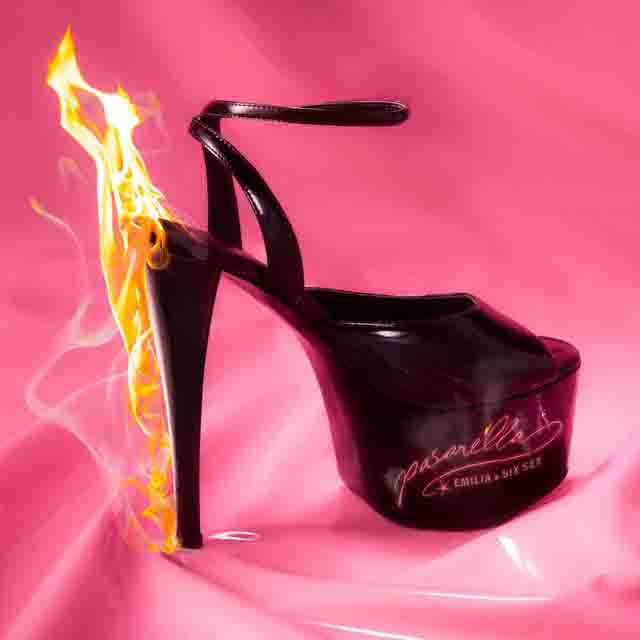 Emilia, Six Sex – pasarella&nbsp;👠