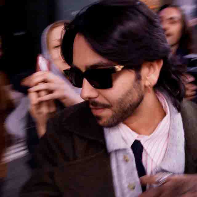 Yerai Cortés – Ni en los puertos italianos, ni en los cafés parisinos