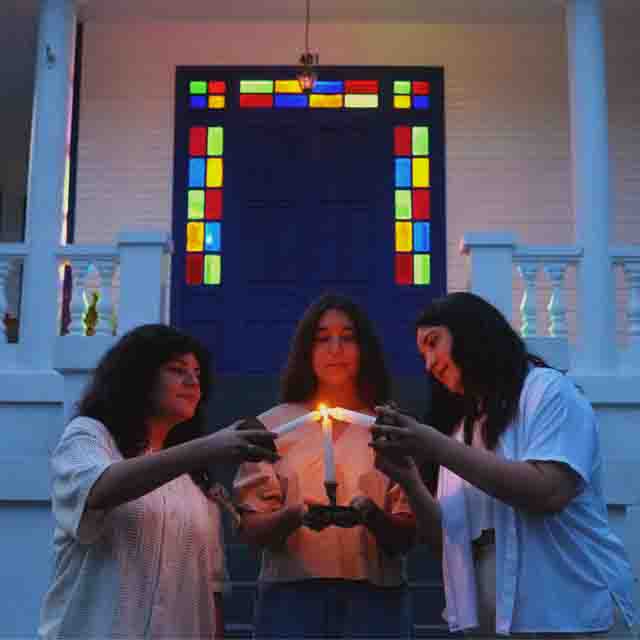 Yorka, Andrea Cruz – La Procesión